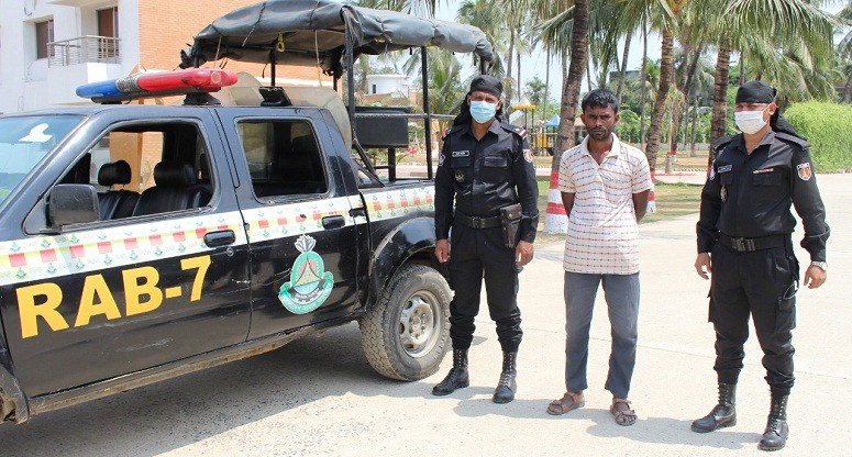 চট্টগ্রামের পতেঙ্গা থেকে বোট চুরি করে নিয়ে যান কুতুবদিয়ায়